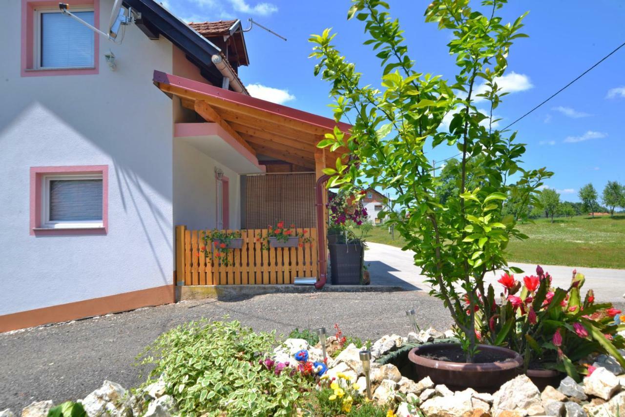 Guesthouse Ella Slunj Exterior photo